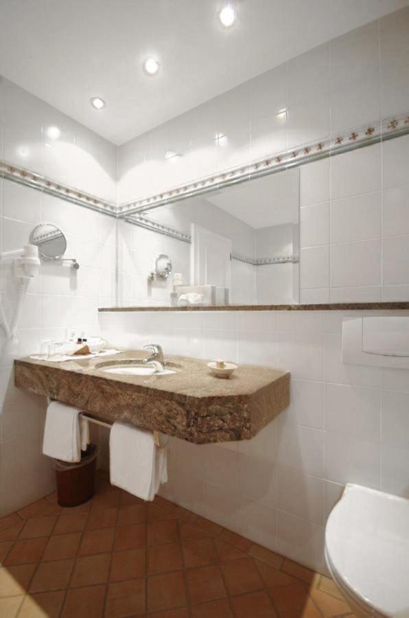 Hotel Pension Alpenrose Lech am Arlberg Bagian luar foto