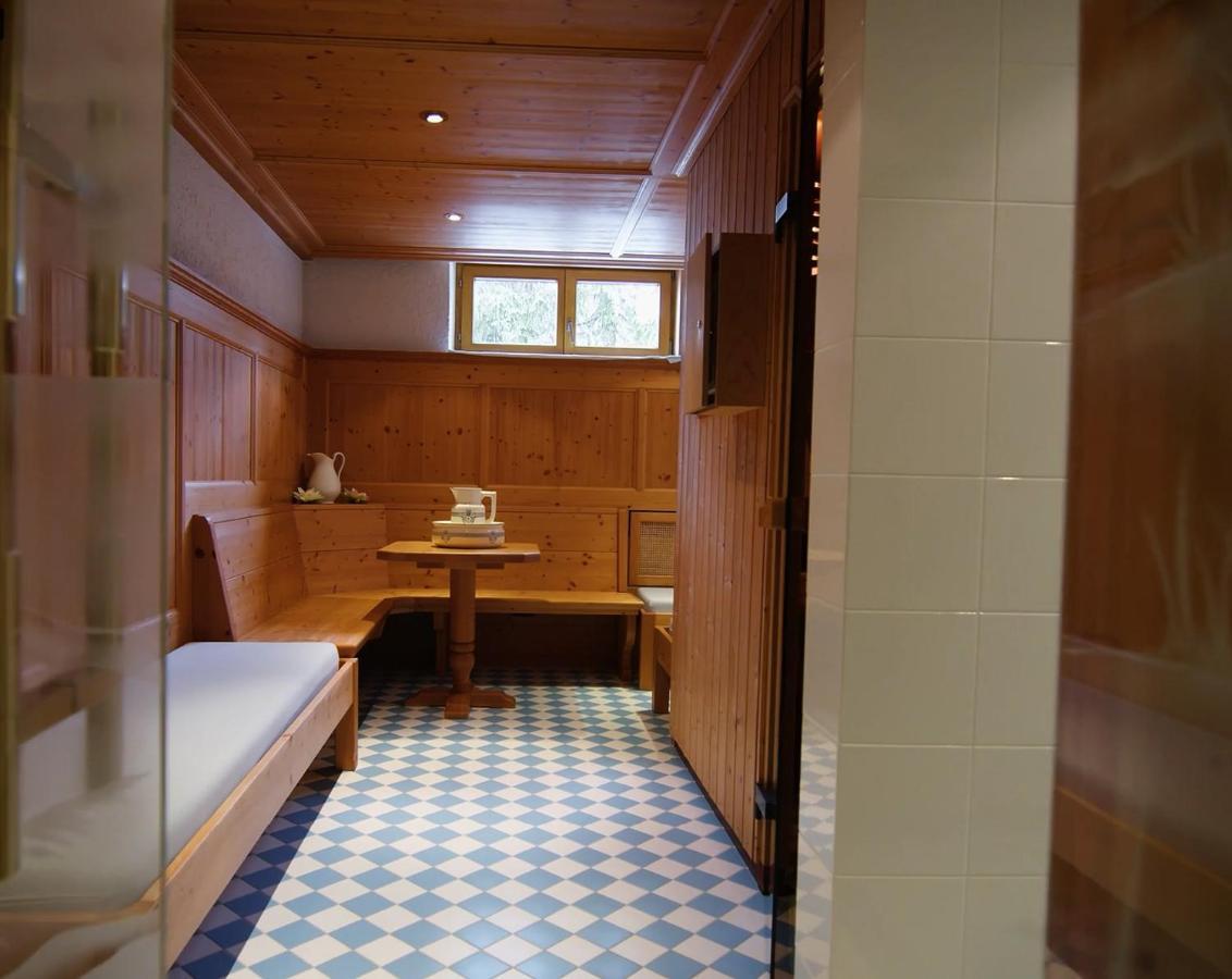Hotel Pension Alpenrose Lech am Arlberg Bagian luar foto